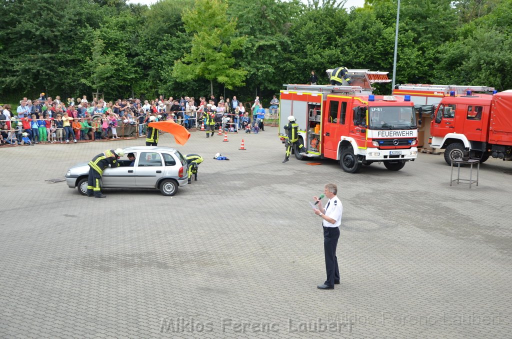 Tag der Offenen Tuer BF Koeln Weidenpesch Scheibenstr P328.JPG